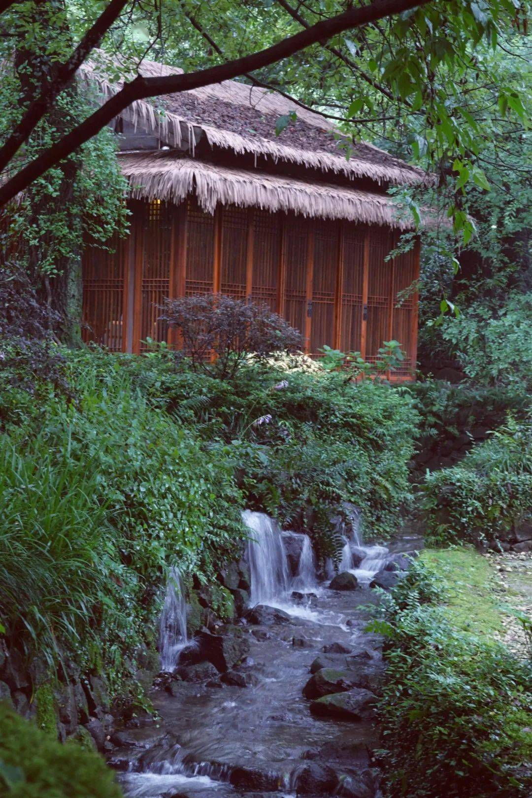 西餐厅台面摆放示意图_西餐厅台面布置_三台西餐厅